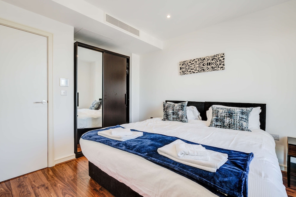Kew Eye Apartments Kew view 2