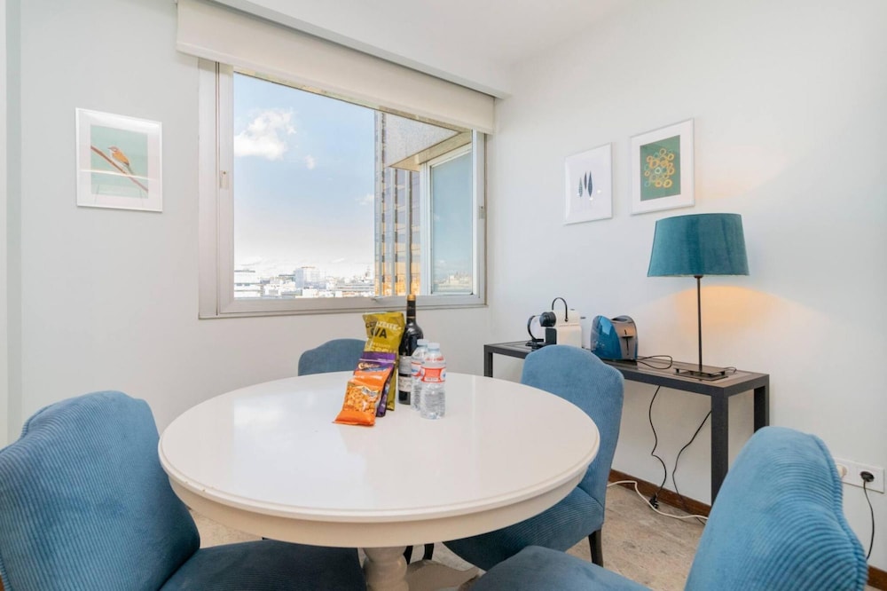 Colon 819 in Madrid With 1 Bedrooms and 1 Bathrooms