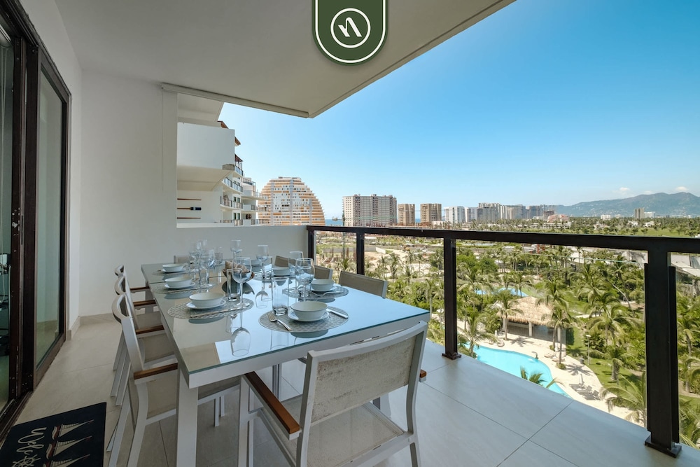 Emerald T3 I8 La Isla Residences