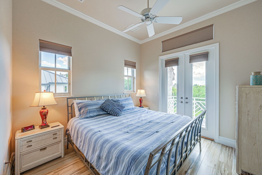 Luxe Bonita Springs Home < 2 Mi to Beach!