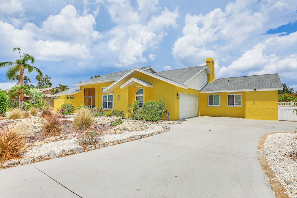 1 Mi to Beach: Family-friendly Home in Bradenton!