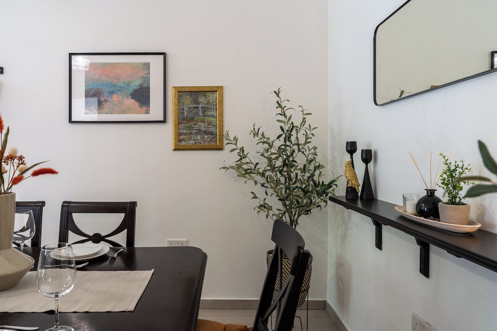 Arty Haven Spacious 3BR House in Larnaca