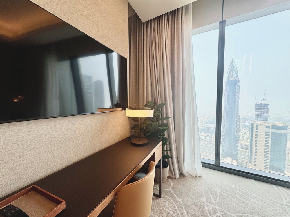 Venduras -Majestic Luxe 2BR Address Opera