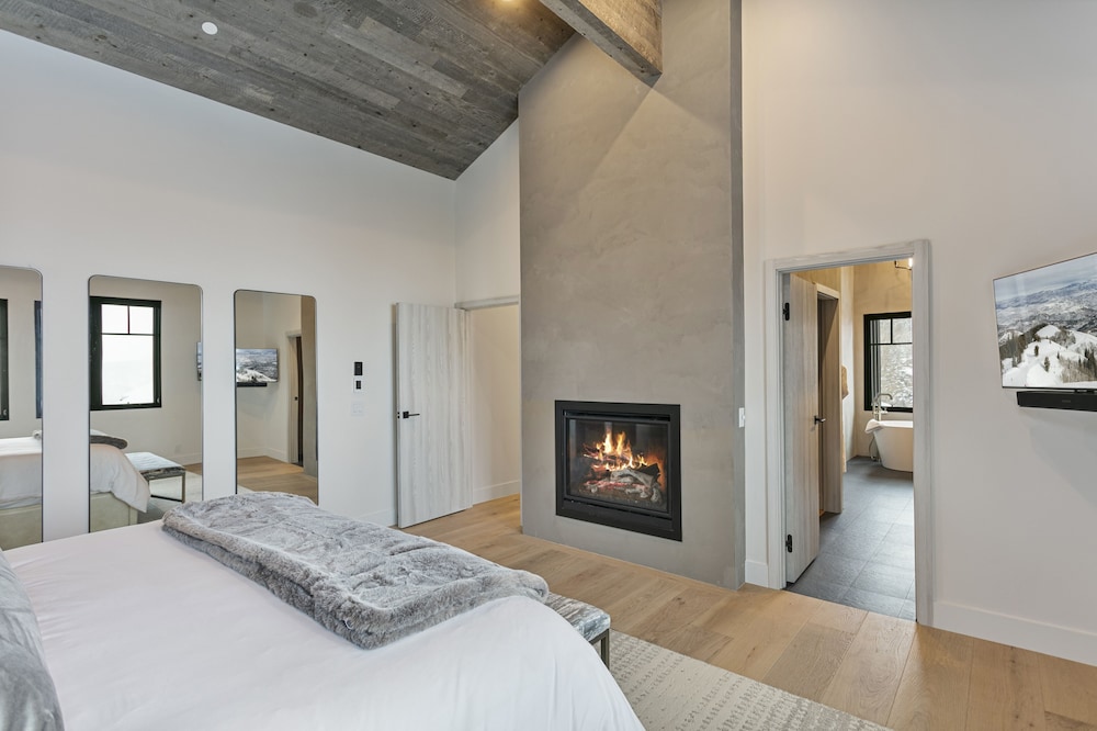 50 - Six Bedroom with Spa Stag Lodge 6 Condo