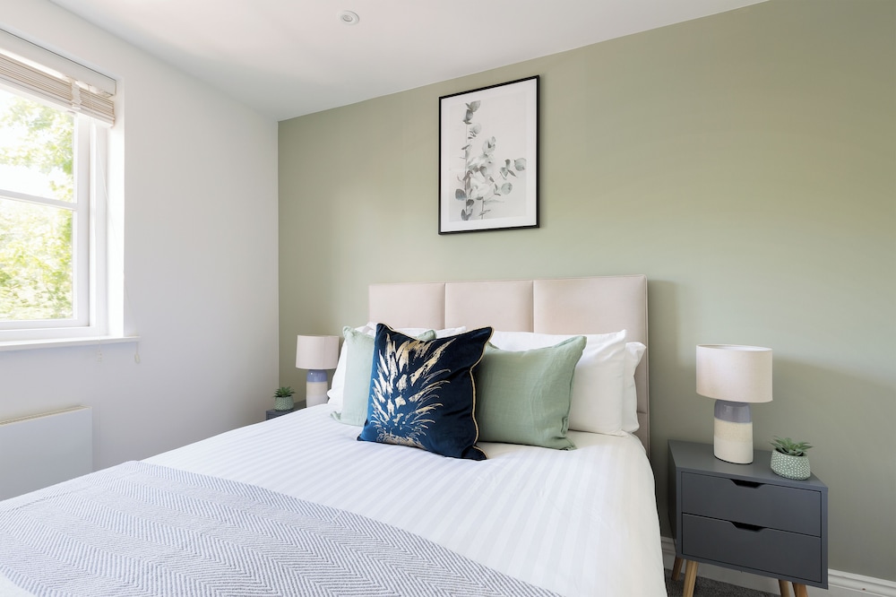 Chelsea Harbour Luxury Apartment