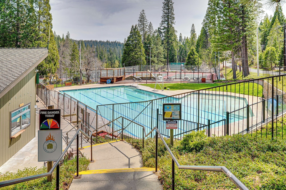 Game Room: 'blue Lake Mountain Retreat' in Arnold