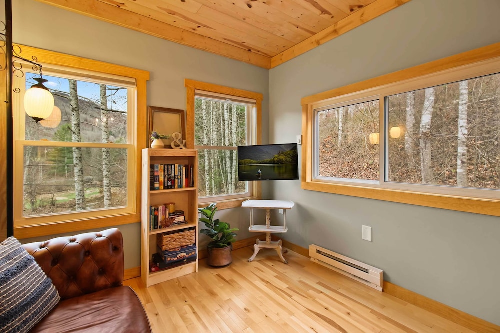 'the Nuthouse on Squirrel Creek': Ski, Hike & Fish