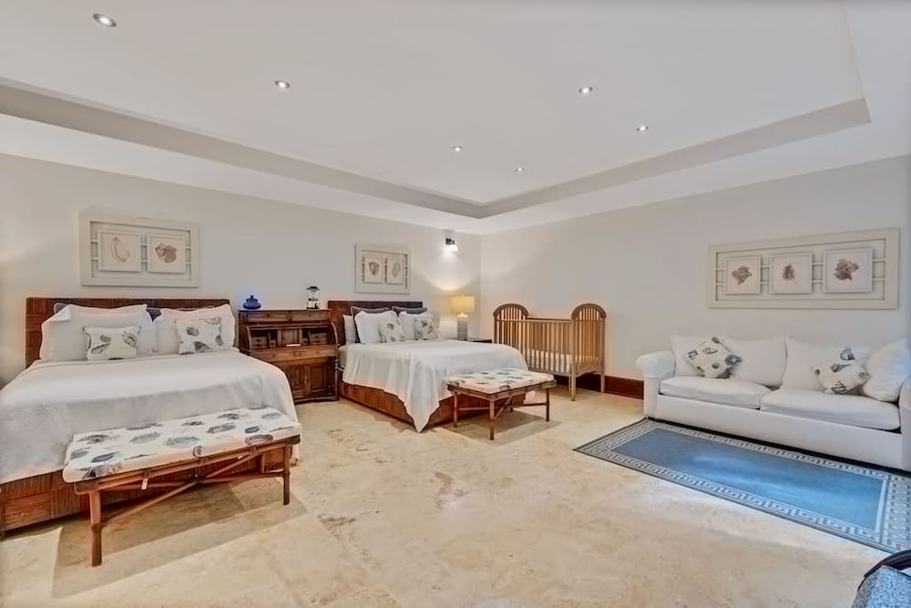 Magnificent Eight Bedroom Holiday Home
