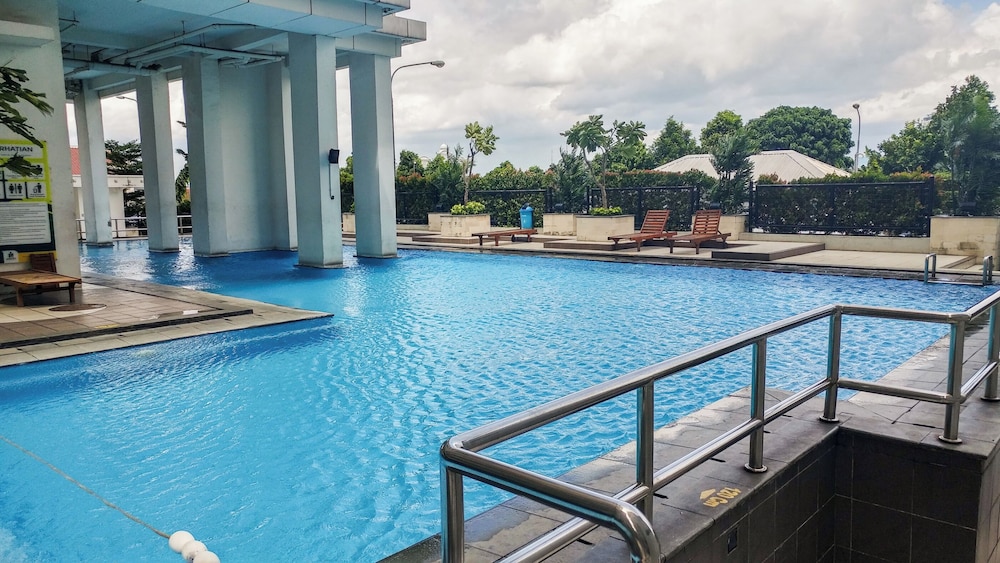 Convenient Studio Apartment At Pakubuwono Terrace
