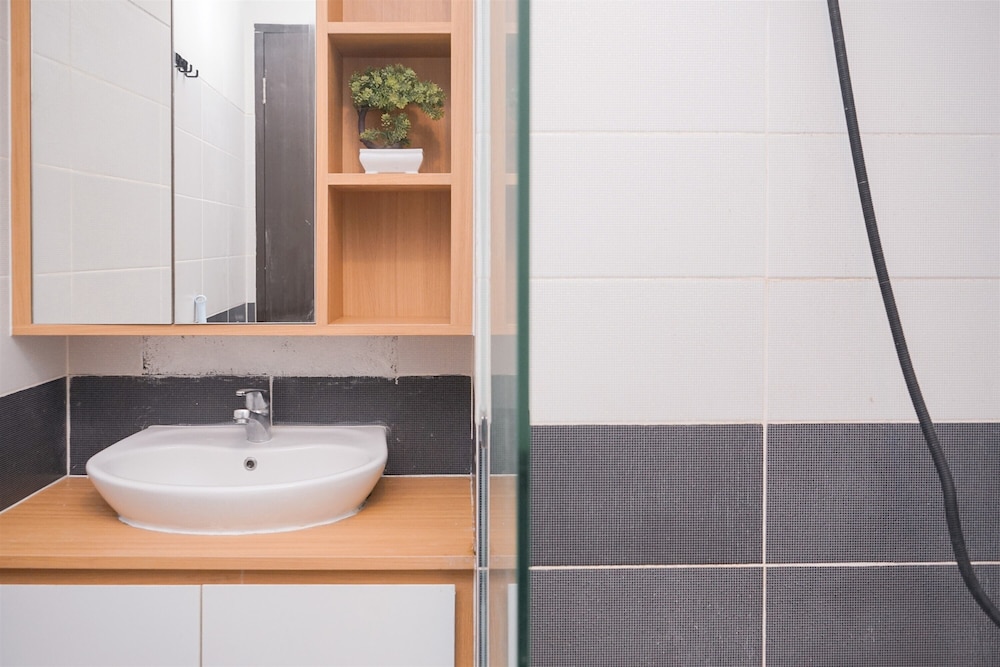 Cozy Living 1Br Apartment With Extra Room At Scientia Residence