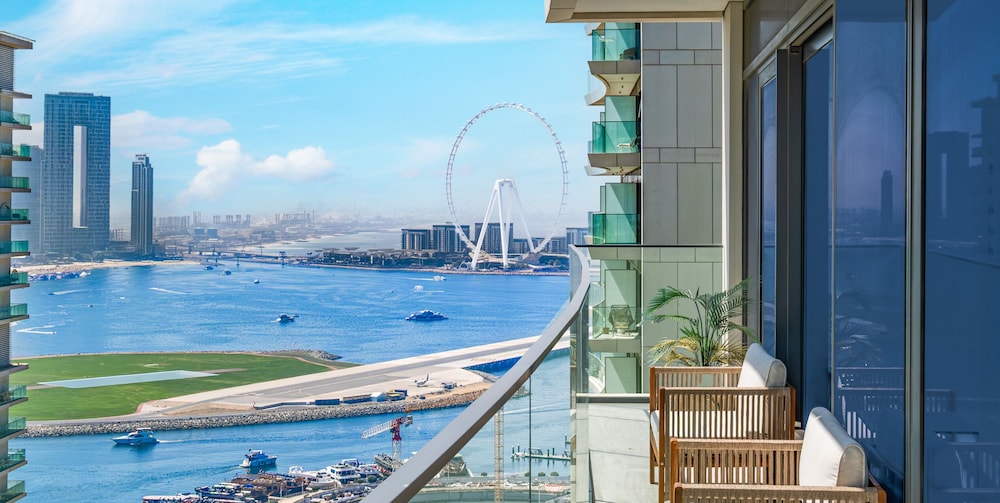 LUX The Beach Vista Dubai Eye View Suite