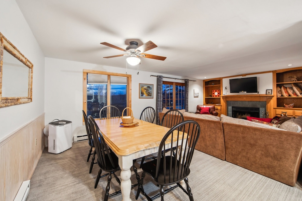 Hudson 76i - A Stylish Mountain Retreat 2 Bedroom Townhouse by The Summit at Gore Mountain