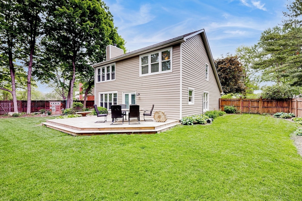 Waterfront 3BR w/ Heart-shaped Pond & Vitamix