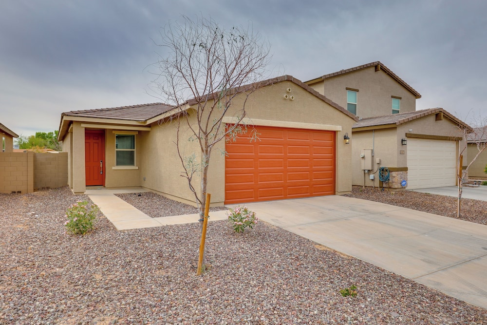 10 Mi to Spring Training: Phoenix Area Home