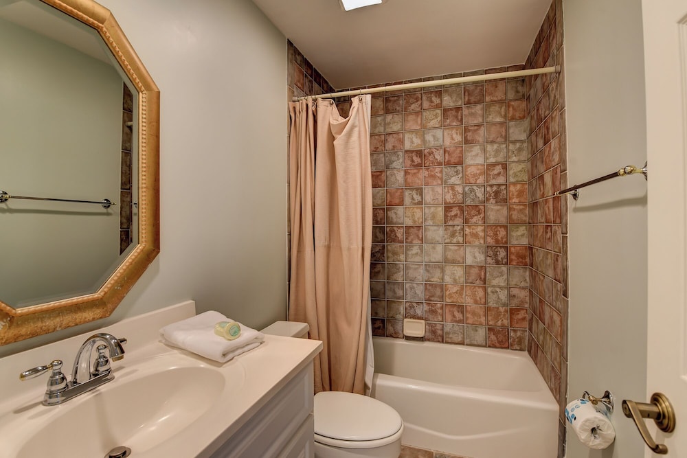 1033 Caravel Court at The Sea Pines Resort