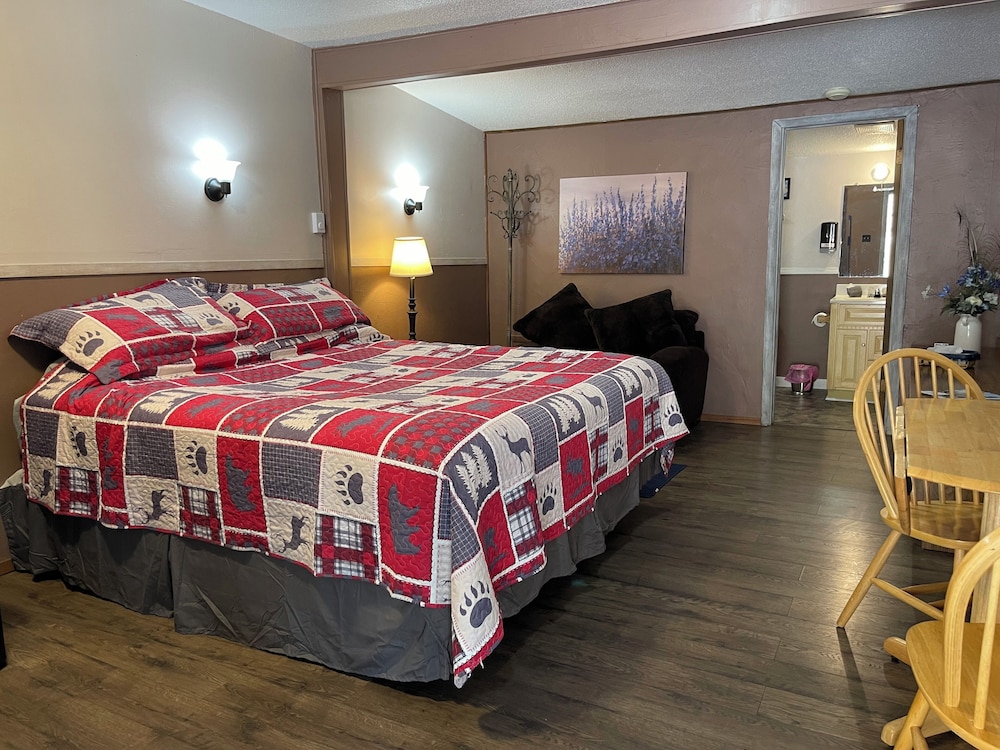 Ponderosa Pines Inn and Cabins
