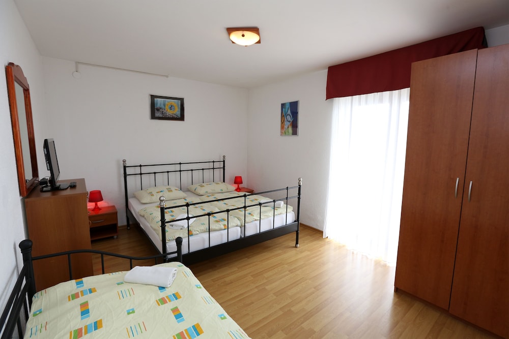 Photo 11