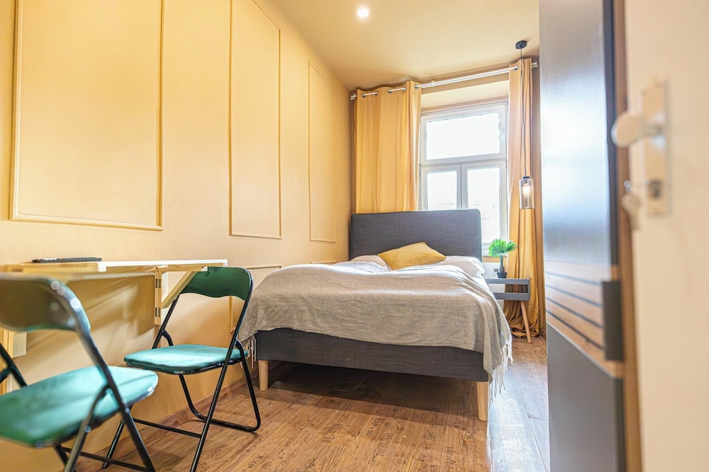 4BR Apt for 10P Walk to Westbahnhof