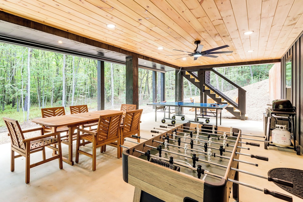 Blue Ridge Adventure Base: Grill, Play, Explore!