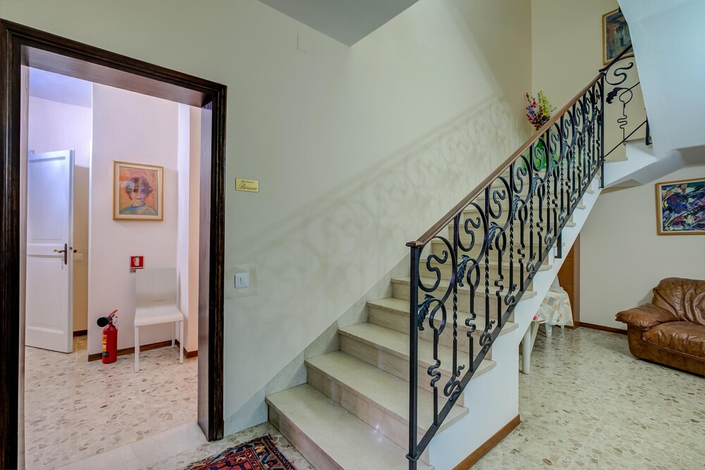 Villa Alberti 900m From Garda Lake photo 2