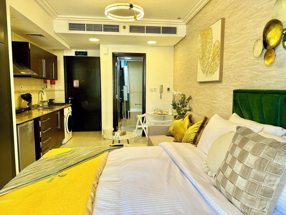 Cosmos Living Sleek and Stylish GCV2