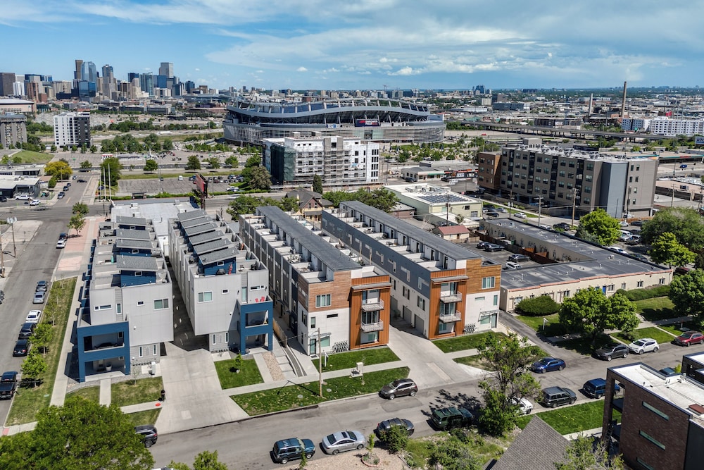 Luxe Denver Townhome: Hot Tub + City Views! view 5