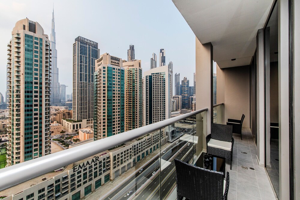Premium 3BR with Full Burj Khalifa view