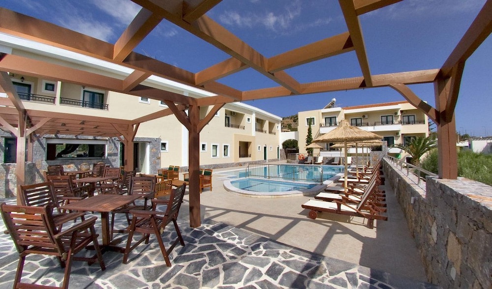 Dias Luxury Studios & Apartments