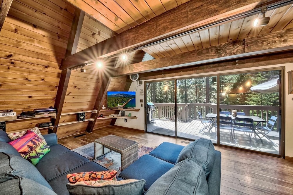 3001r Reindeer A Frame Cabin 2 Bedroom Cabin by RedAwning view 5
