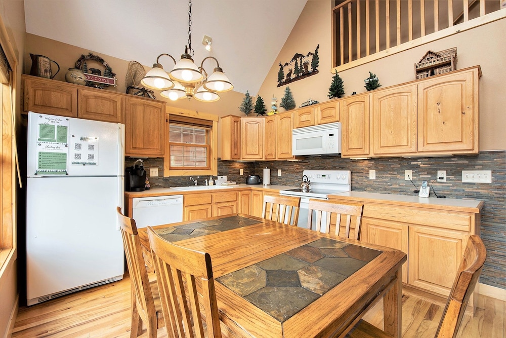 Solitude Eagle #7 - Estes Park 3 Bedroom Condo by RedAwning view 4