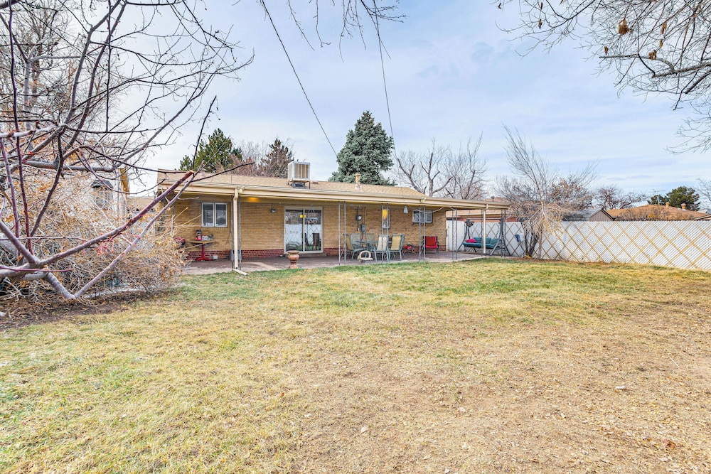 7 Mi to Dtwn Denver: Home w/ Large Yard!