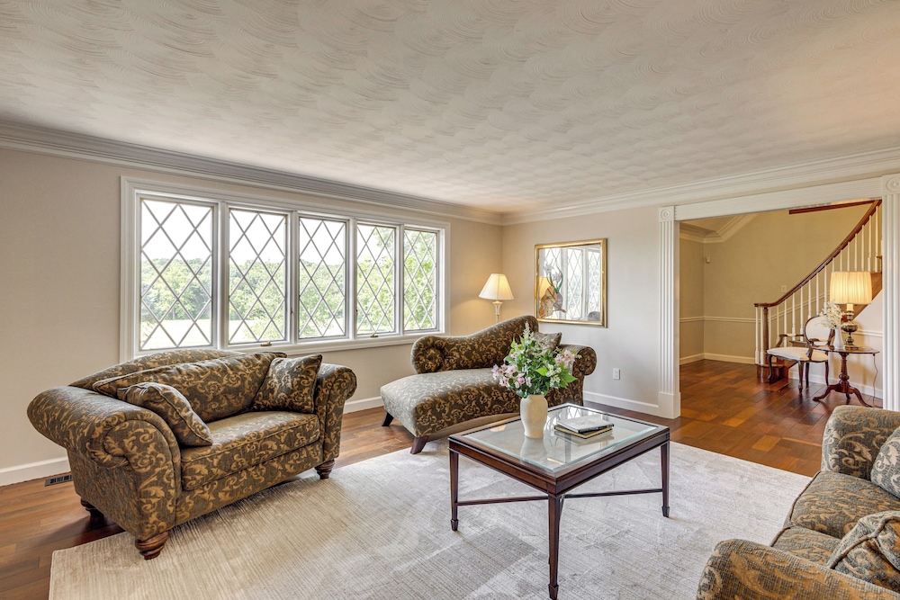 Pool, Lake & Patio: Sweeping De Soto Estate