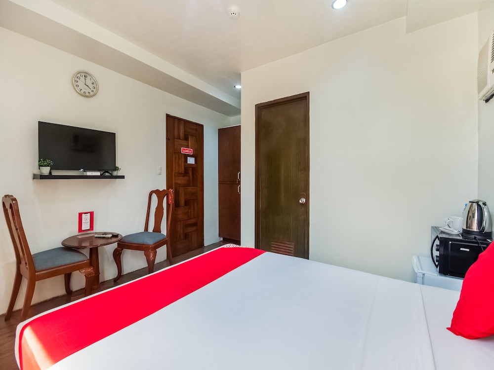 Cebu Vacations - OYO 443 Maria Cristina Arcade Suites - Property Image 10
