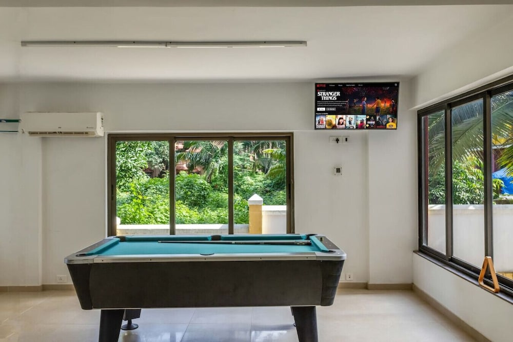 2BR w Pool Sauna 2km to Baga Calangute Beach