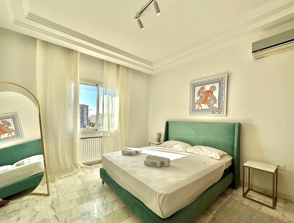 Elyssa Superbe Appartement aux Jardins de Carthage