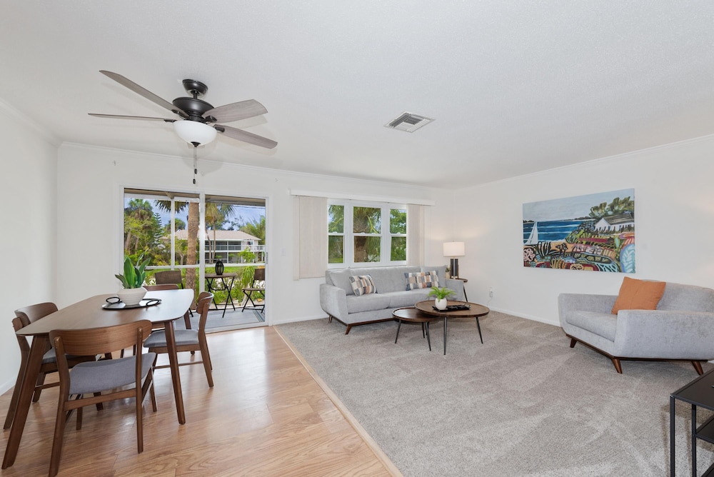 Beach Bungalow 1