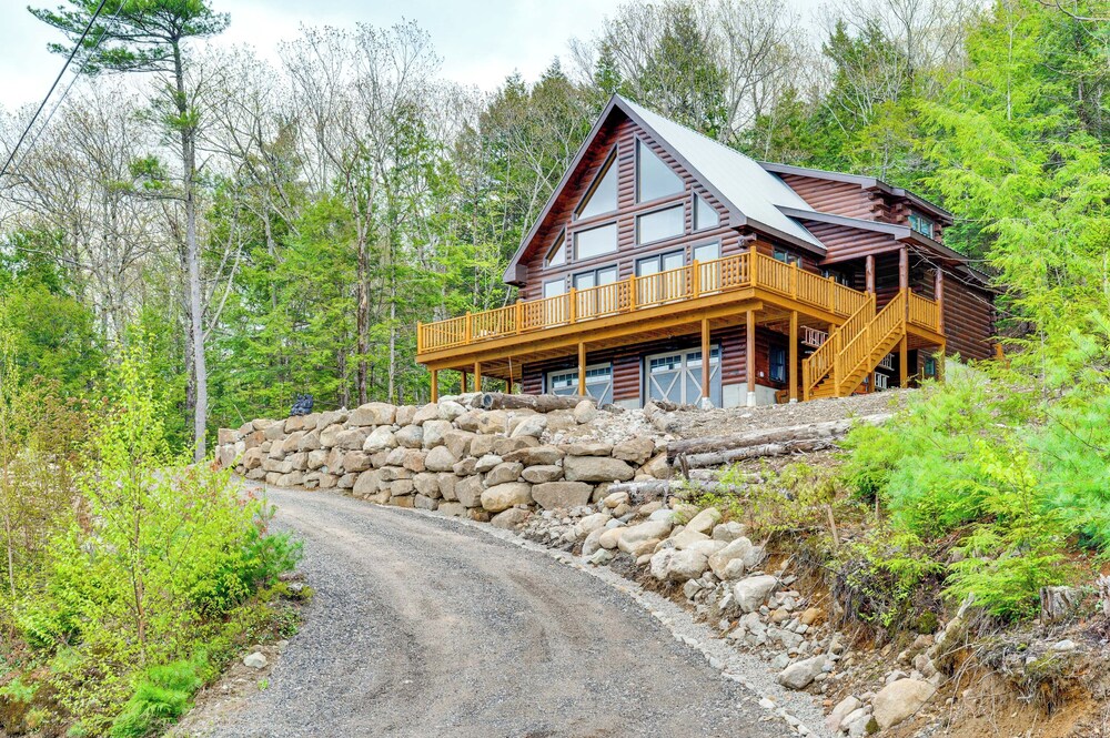 Mtn-view Deck: Scenic Conway Log Cabin!