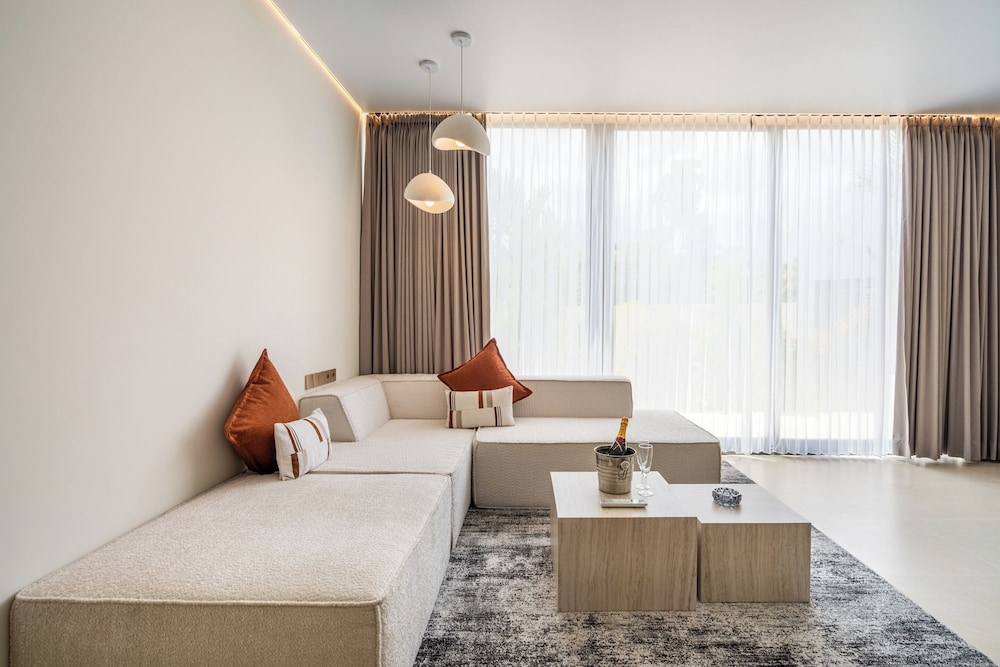 Hidden City Ubud - Modern Villas & Townhouses with Private Pools, Nature Views and Wellness Access