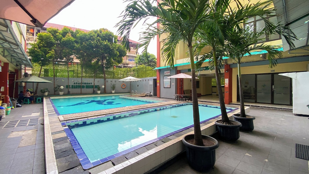 Good And Homey 1Br Apartment Mt Haryono Residence
