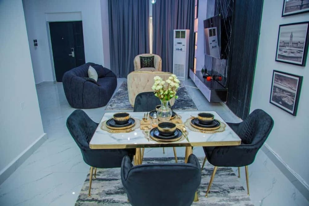 Aviv Luxury Homes