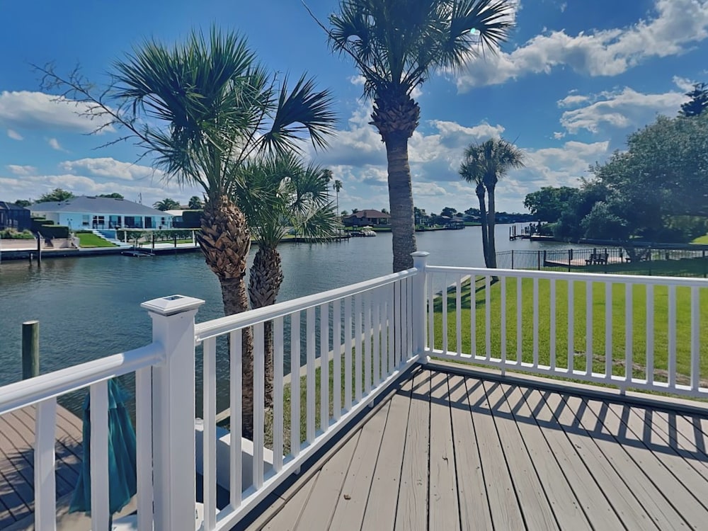 Dolphin View Oasis by Distinctive Beach Rentals