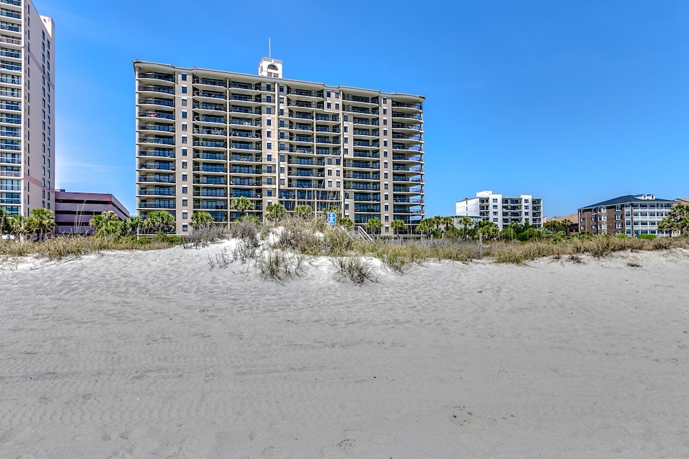 South Wind 301 4 Br condo by RedAwning