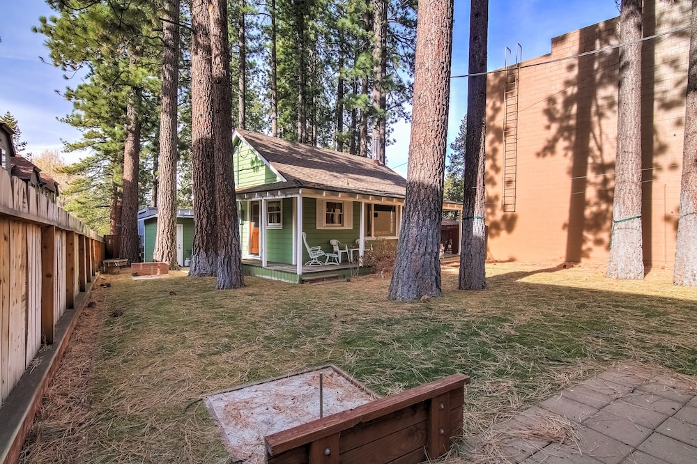 3993c Cedar Lake Tahoe 2 Bedroom Cabin by RedAwning view 5
