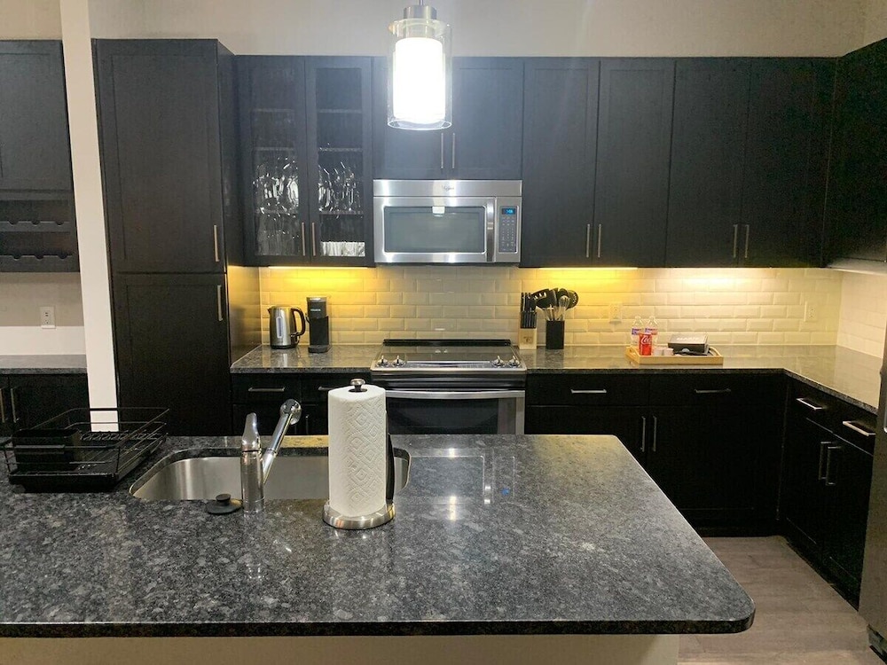 Relax at Cityline I Premium 2BR in Dallas