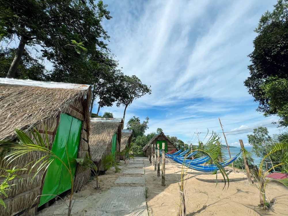 Plankton Bungalow and Camping