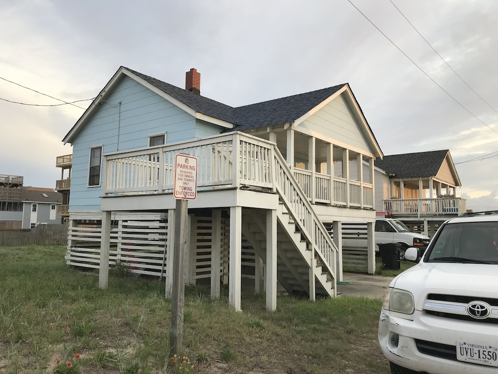 The Pirates' 2 Bedroom Cottage by RedAwning view 3