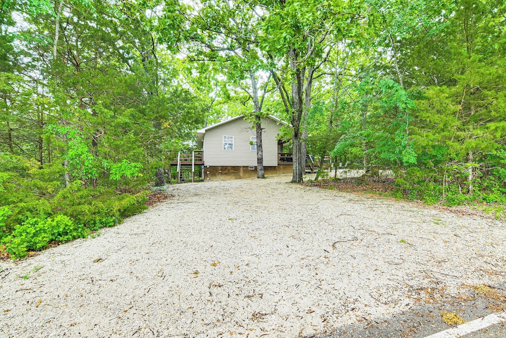 Branson Area Home < 1 Mi to Table Rock Lake!