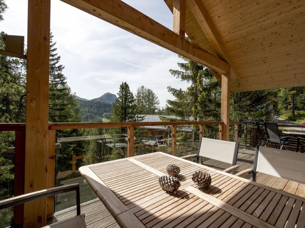 Modern Cottage With Whirlpool