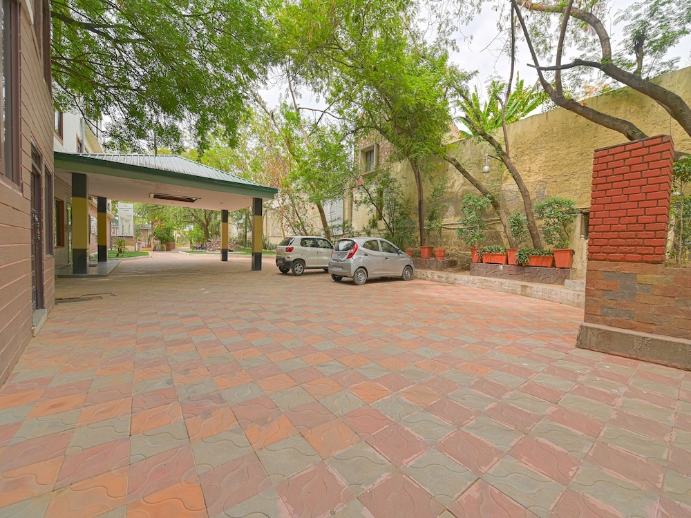 The Byke Grassfield Resort With Outdoor Pool, Shyam Nagar