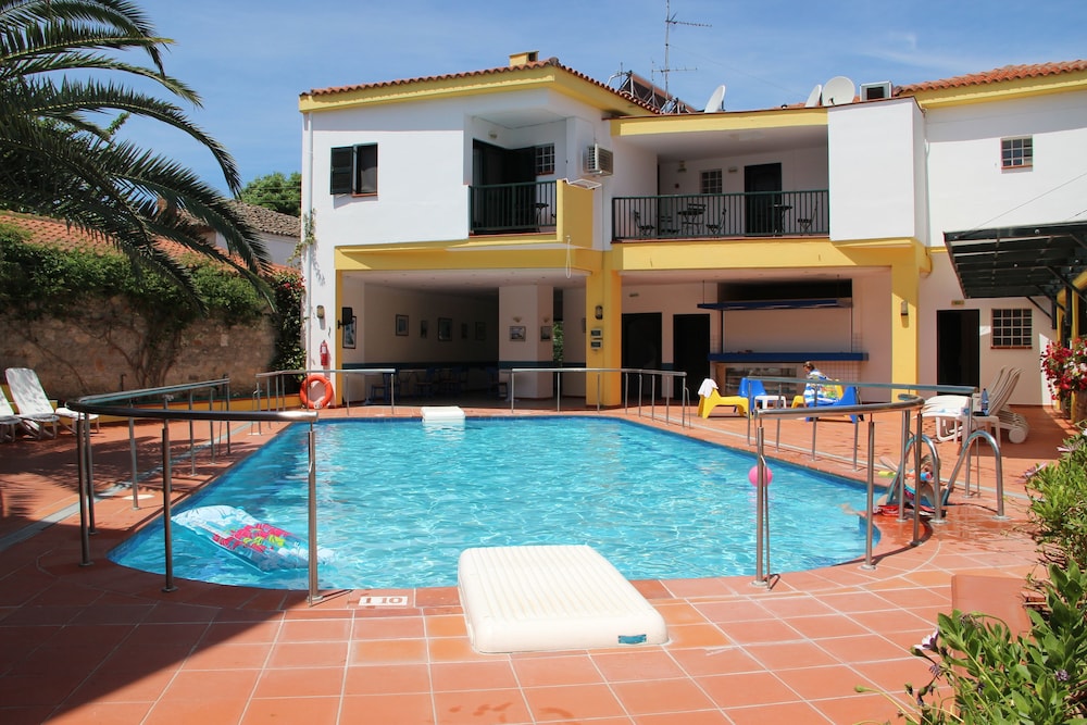Elia Apartments